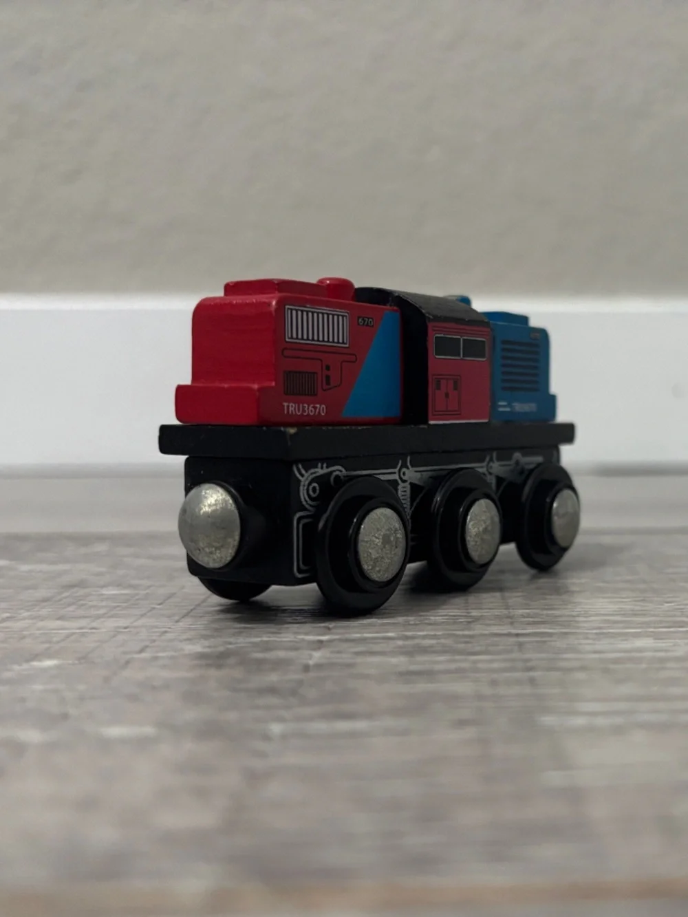 Wooden Toy R Us Imaginarium TRU3670 Diesel Train